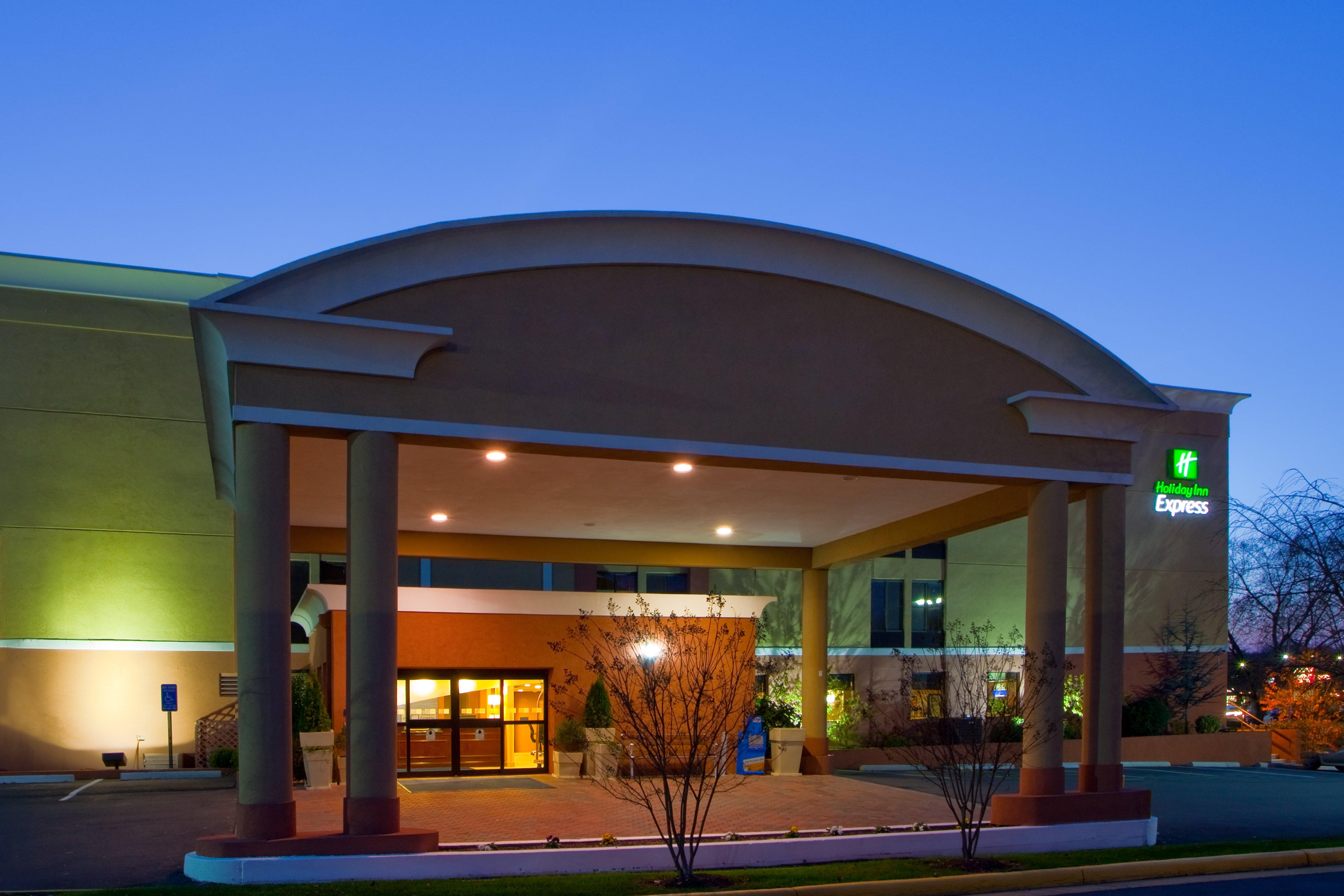 Holiday Inn Express Fairfax-Arlington Boulevard By Ihg Exteriér fotografie